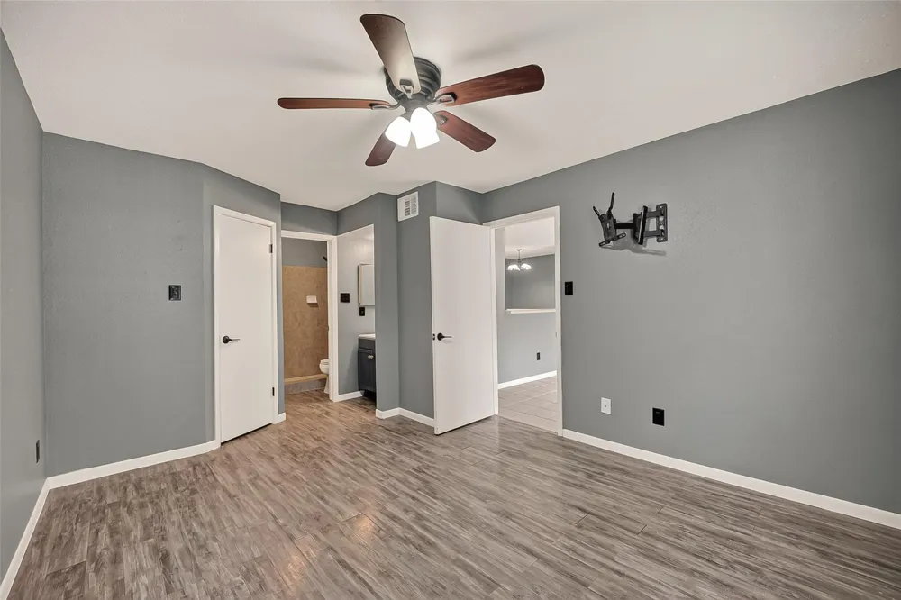 18800 Egret Bay Blvd Boulevard #503 Webster, TX 77058