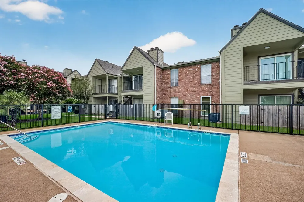 18800 Egret Bay Blvd Boulevard #503 Webster, TX 77058