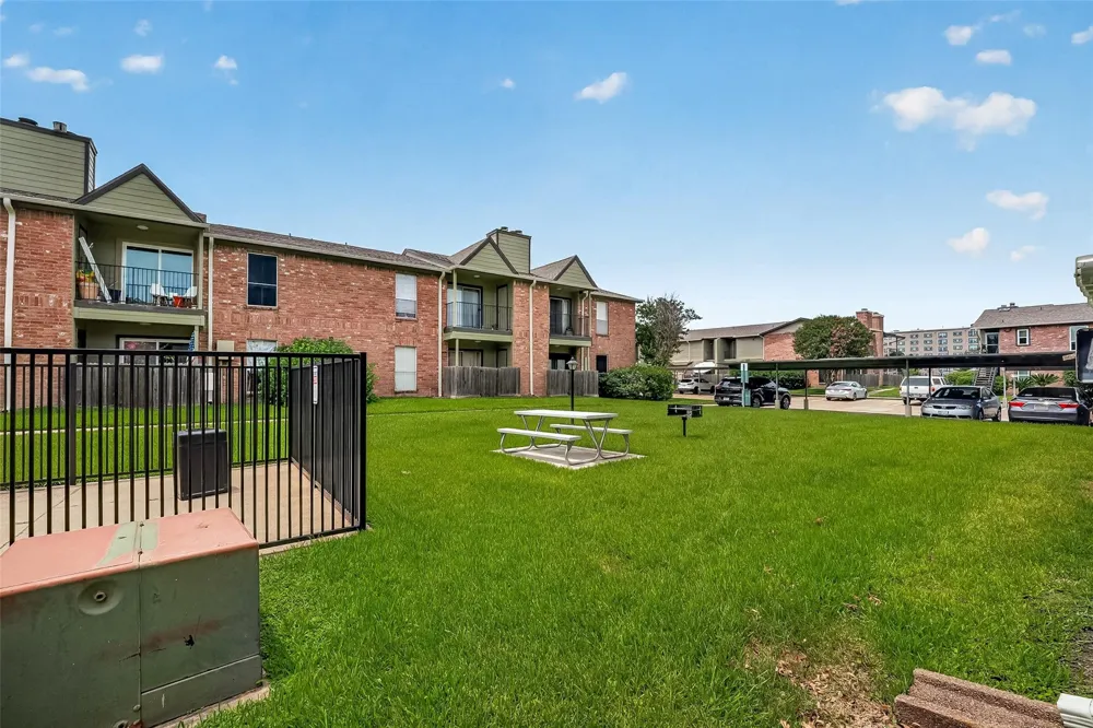 18800 Egret Bay Blvd Boulevard #503 Webster, TX 77058