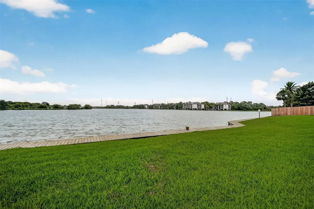 18800 Egret Bay Blvd Boulevard #503 Webster, TX 77058