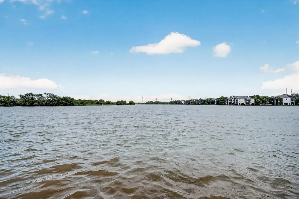18800 Egret Bay Blvd Boulevard #503 Webster, TX 77058