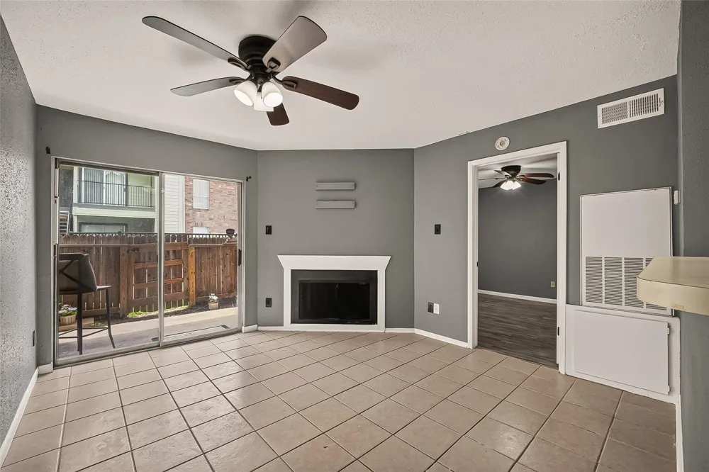18800 Egret Bay Blvd Boulevard #503 Webster, TX 77058