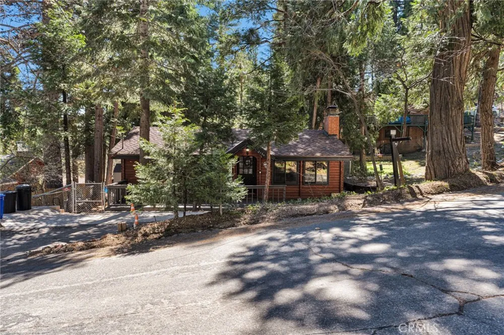 2130 Spring Oak Running Springs, CA 92382
