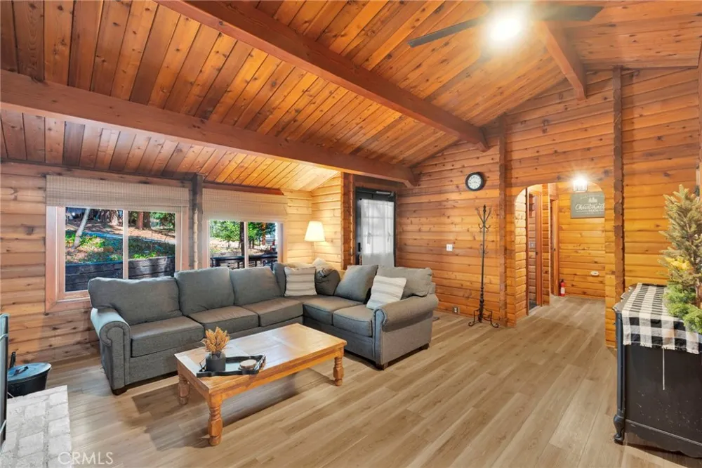 2130 Spring Oak Running Springs, CA 92382