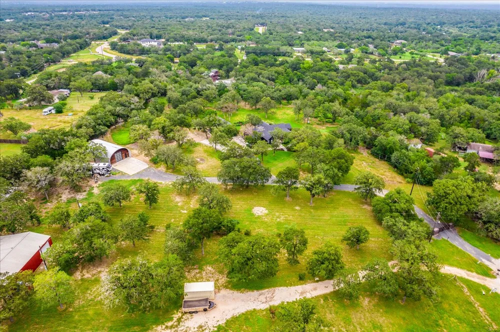 160 Shady Oaks Drive Dale, TX 78616