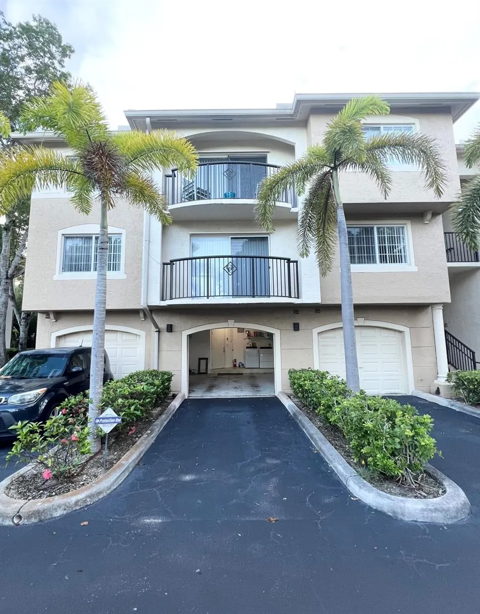 1100 Crestwood Court S #1103 Royal Palm Beach, FL 33411