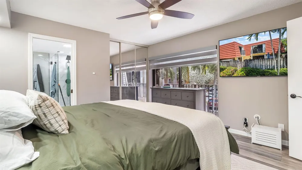 725 NW 99th Circle Plantation, FL 33324