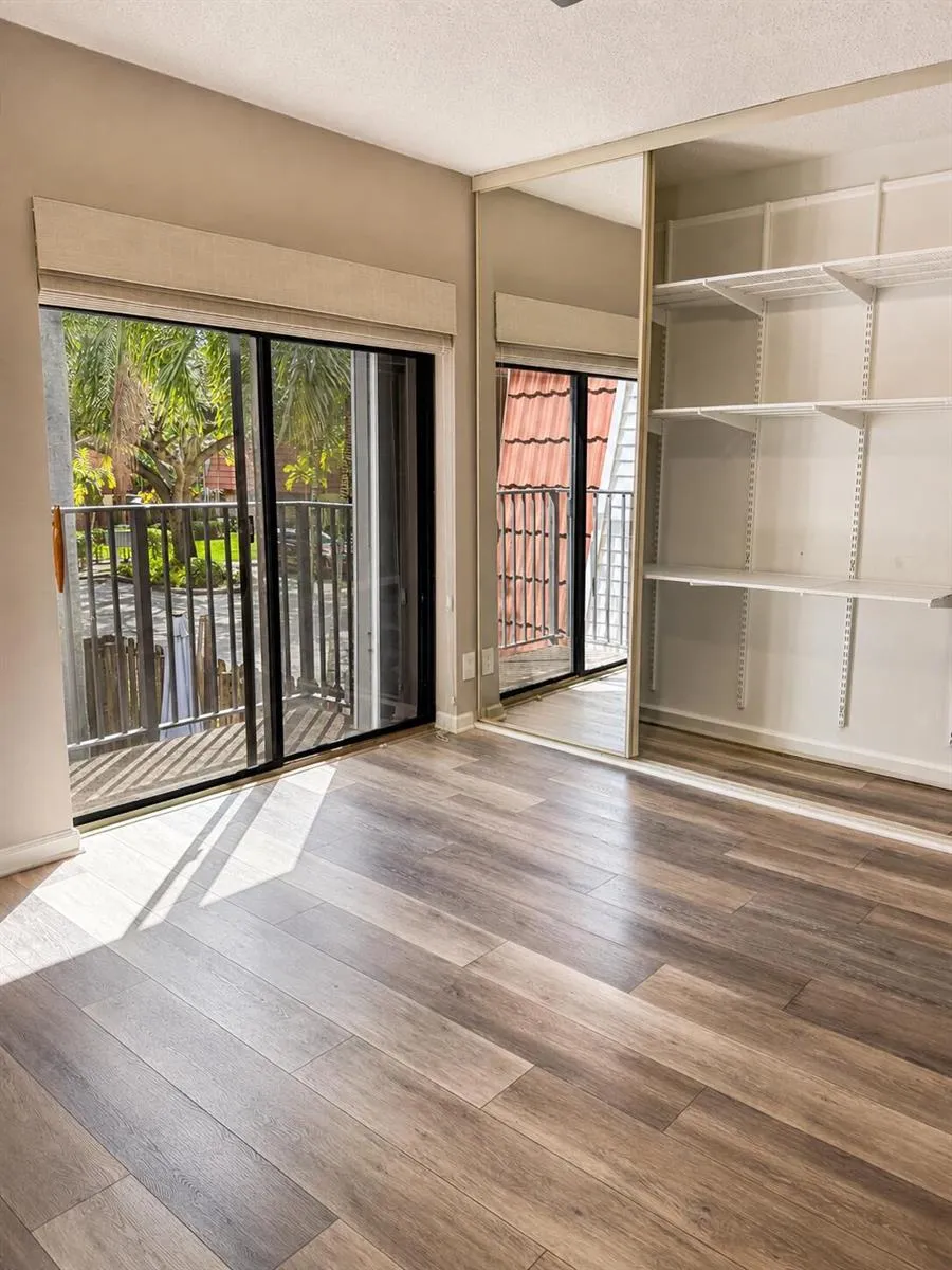 725 NW 99th Circle Plantation, FL 33324