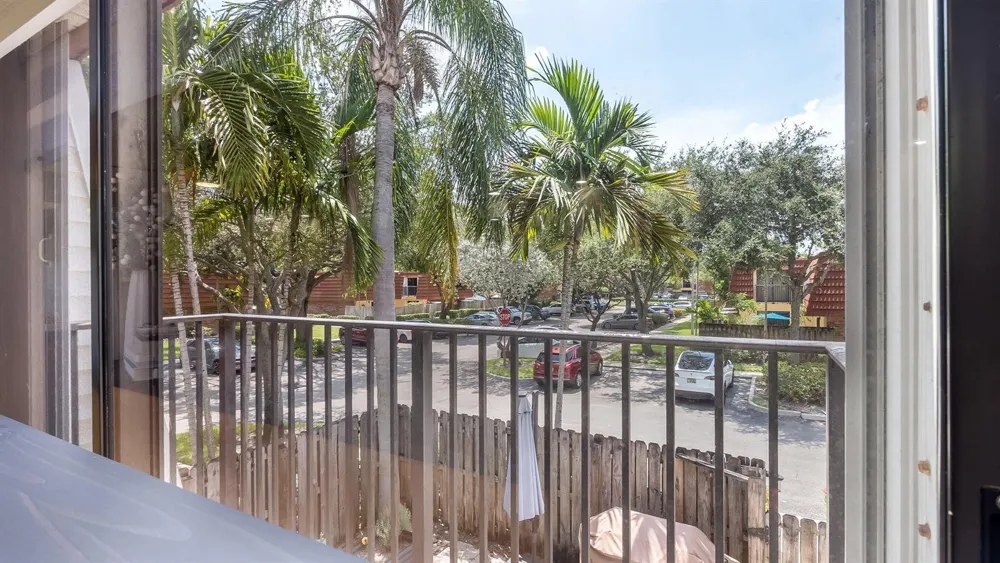 725 NW 99th Circle Plantation, FL 33324