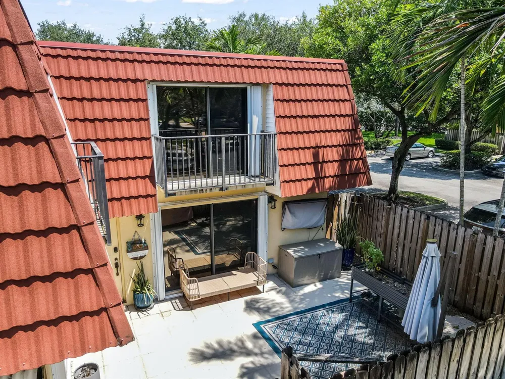 725 NW 99th Circle Plantation, FL 33324
