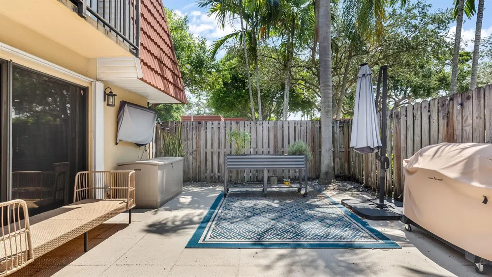 725 NW 99th Circle Plantation, FL 33324