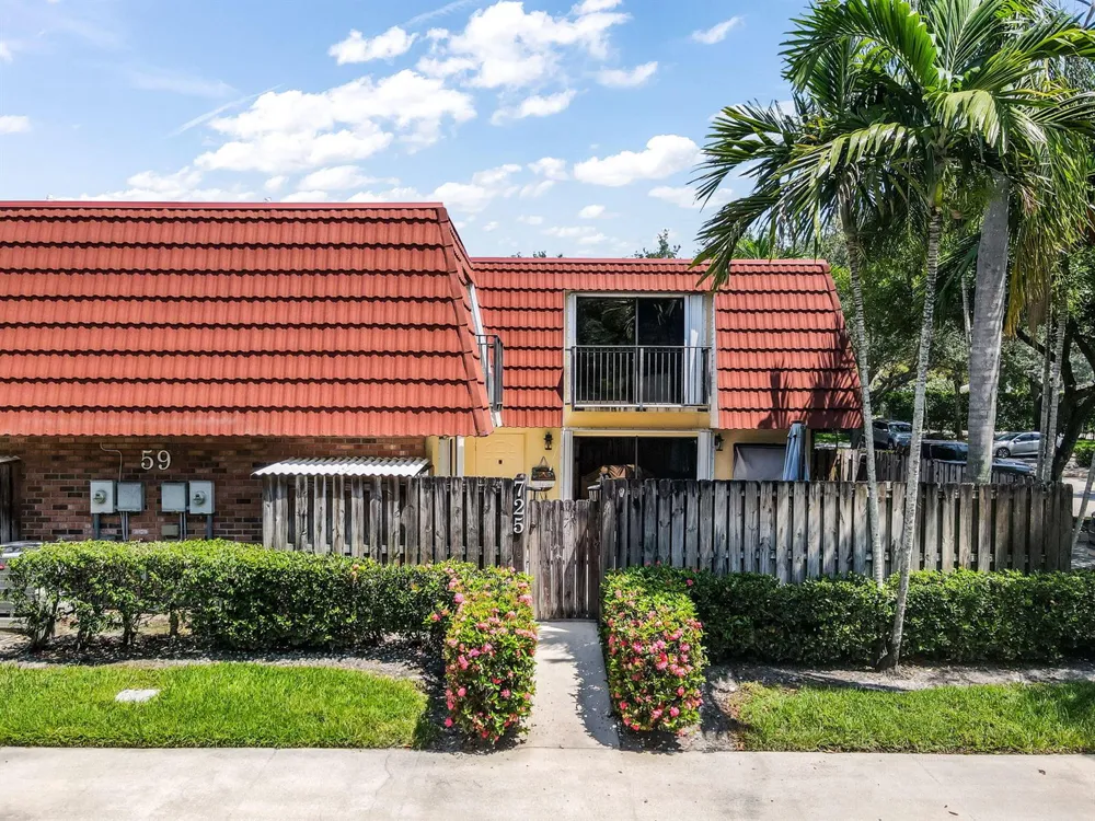 725 NW 99th Circle Plantation, FL 33324