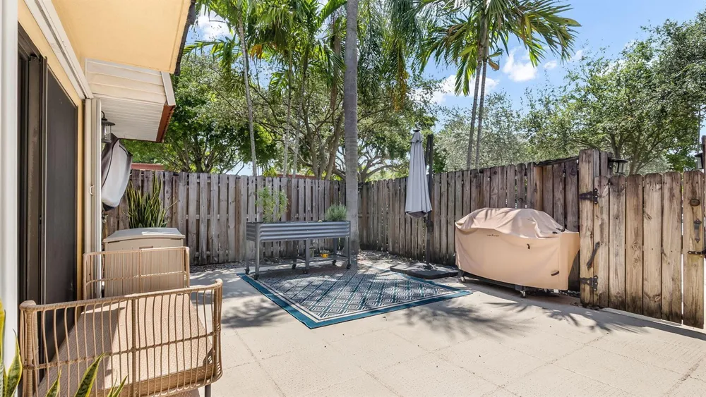 725 NW 99th Circle Plantation, FL 33324