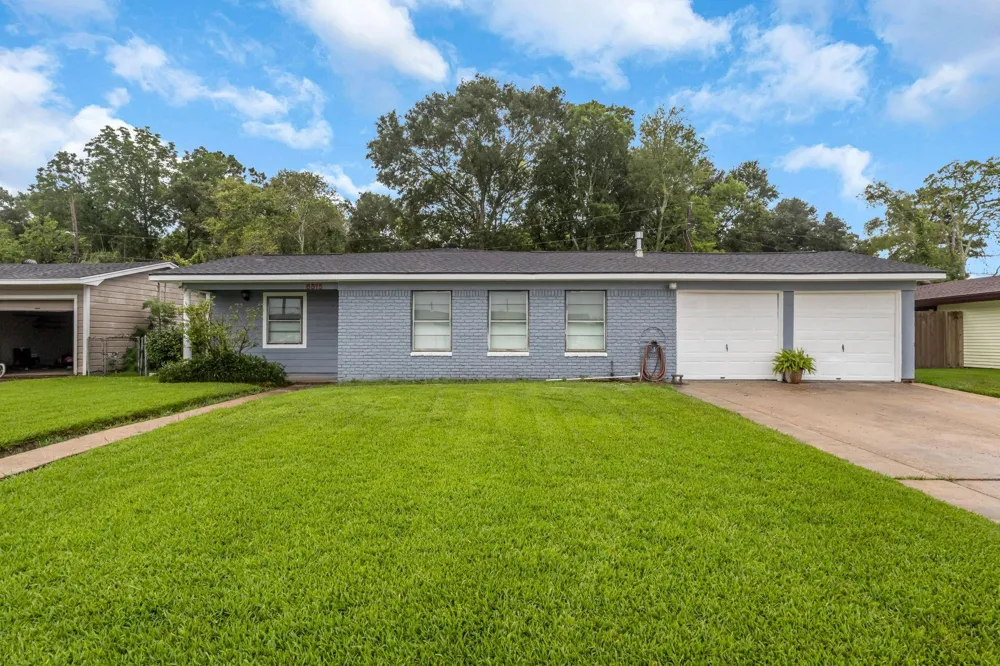 8515 Frazier Drive Beaumont, TX 77707