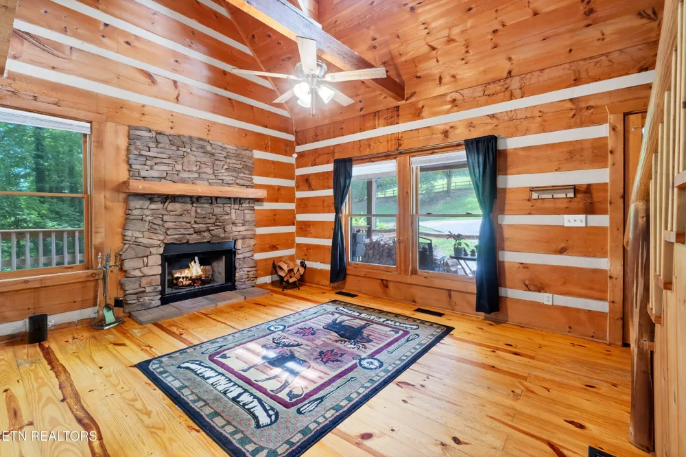 124 E Leatherwood Drive Walland, TN 37886