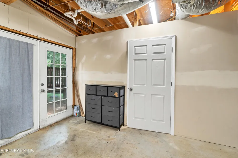 124 E Leatherwood Drive Walland, TN 37886