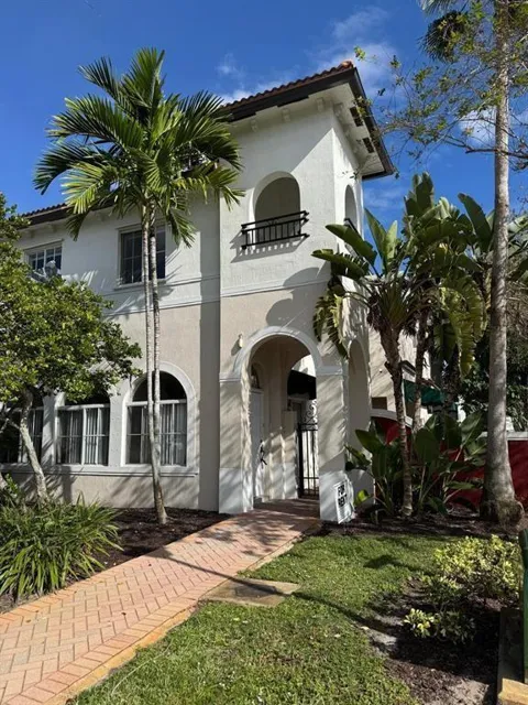 3633 NW 30th Street