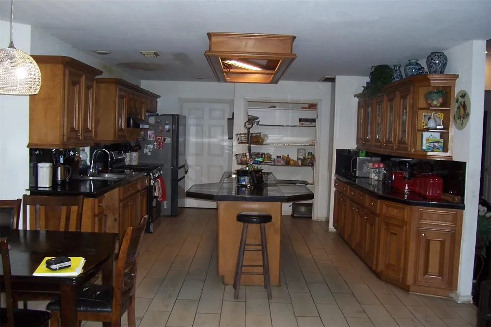 12110 Hillcrest Dr Pinehurst, TX 77362
