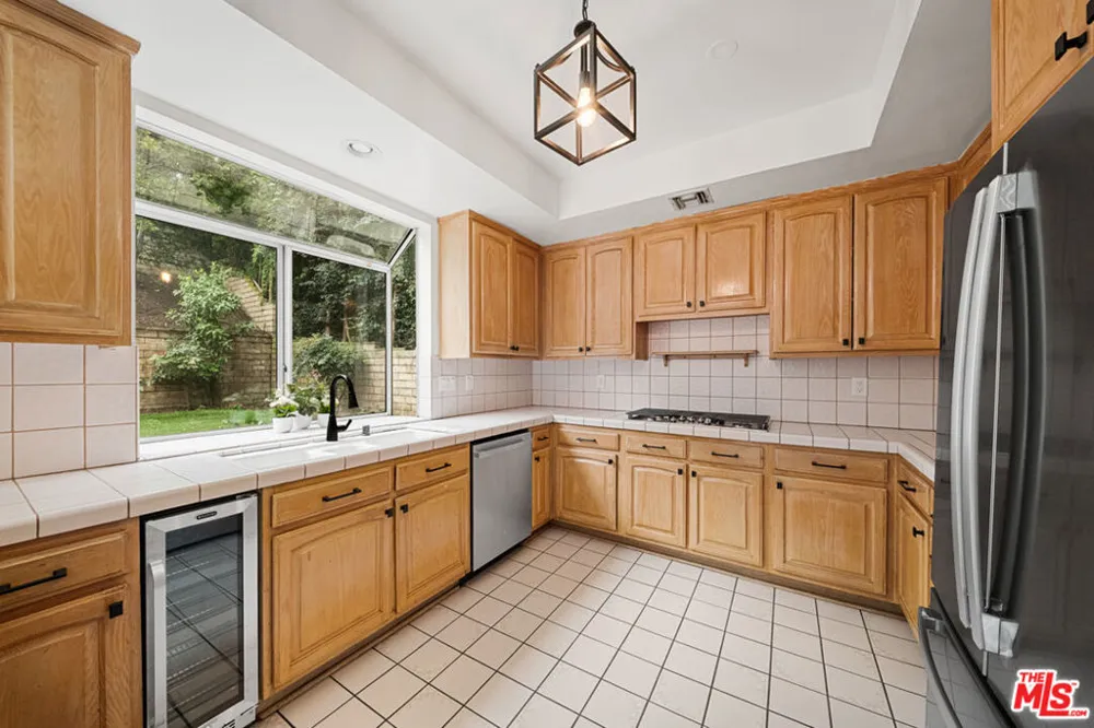 4144 Colfax Avenue Studio City, CA 91604