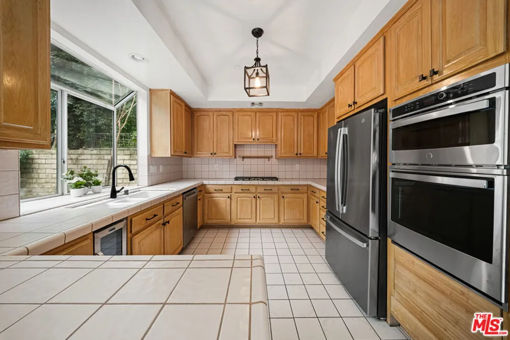 4144 Colfax Avenue Studio City, CA 91604