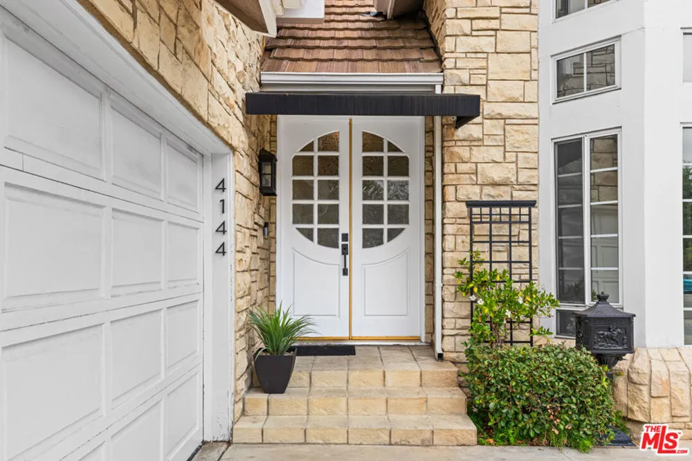 4144 Colfax Avenue Studio City, CA 91604