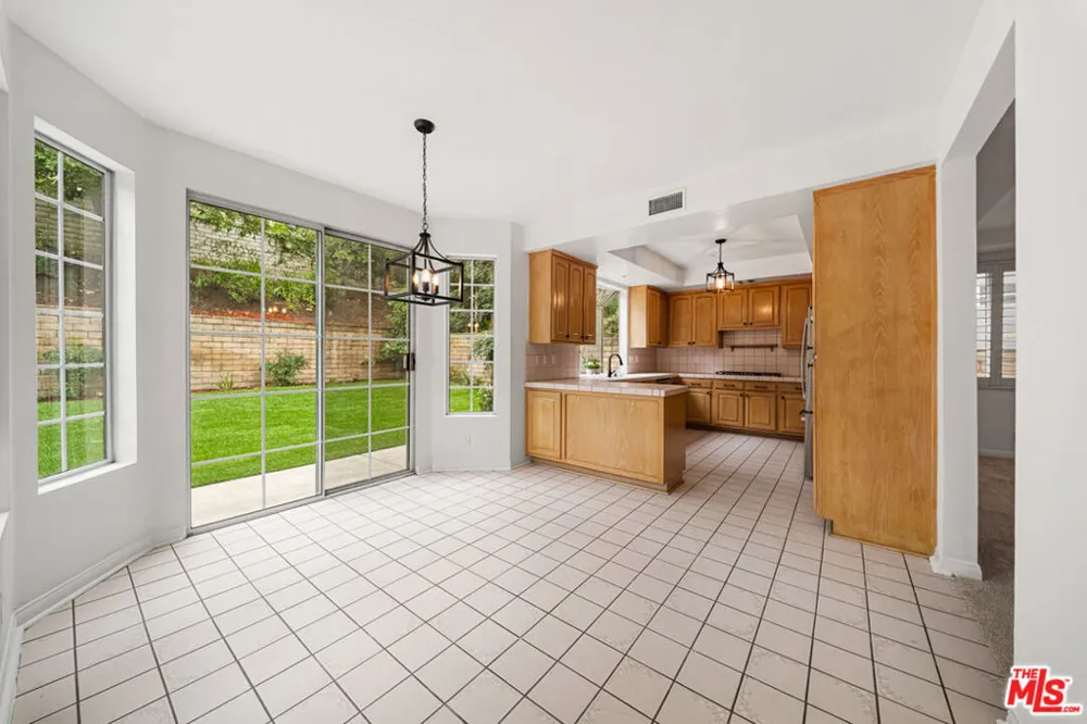 4144 Colfax Avenue Studio City, CA 91604
