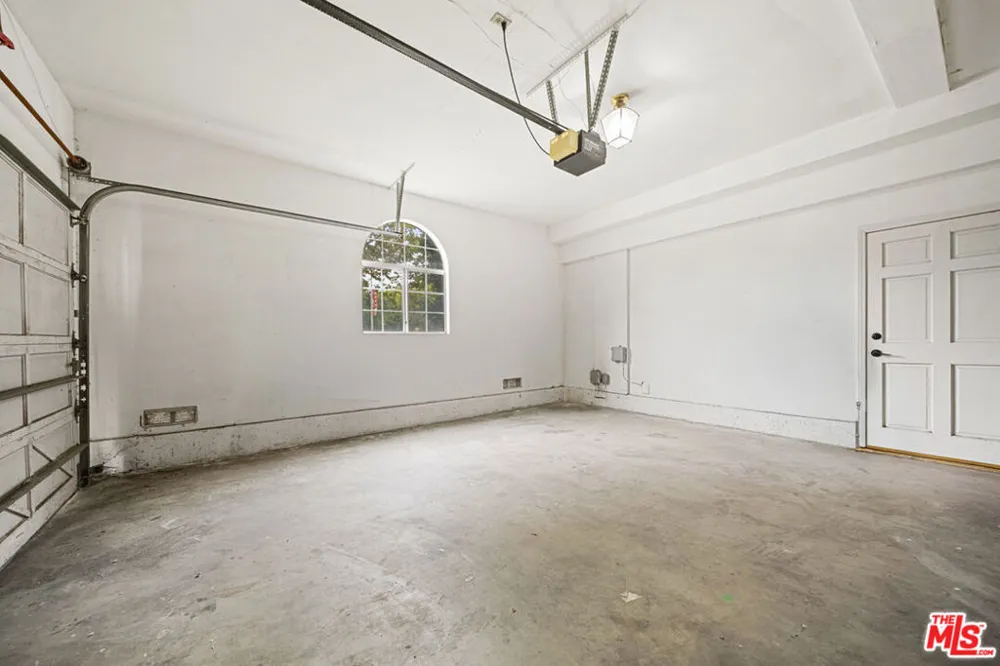 4144 Colfax Avenue Studio City, CA 91604
