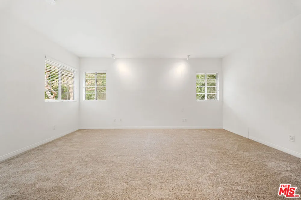 4144 Colfax Avenue Studio City, CA 91604