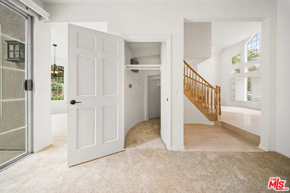4144 Colfax Avenue Studio City, CA 91604