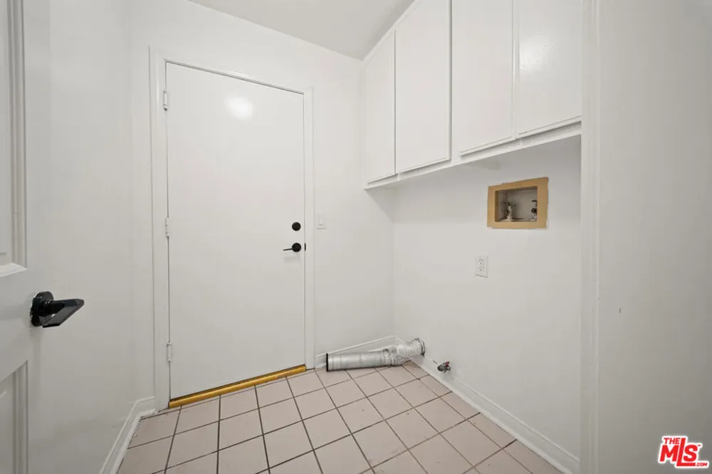 4144 Colfax Avenue Studio City, CA 91604