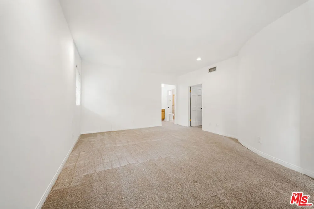 4144 Colfax Avenue Studio City, CA 91604