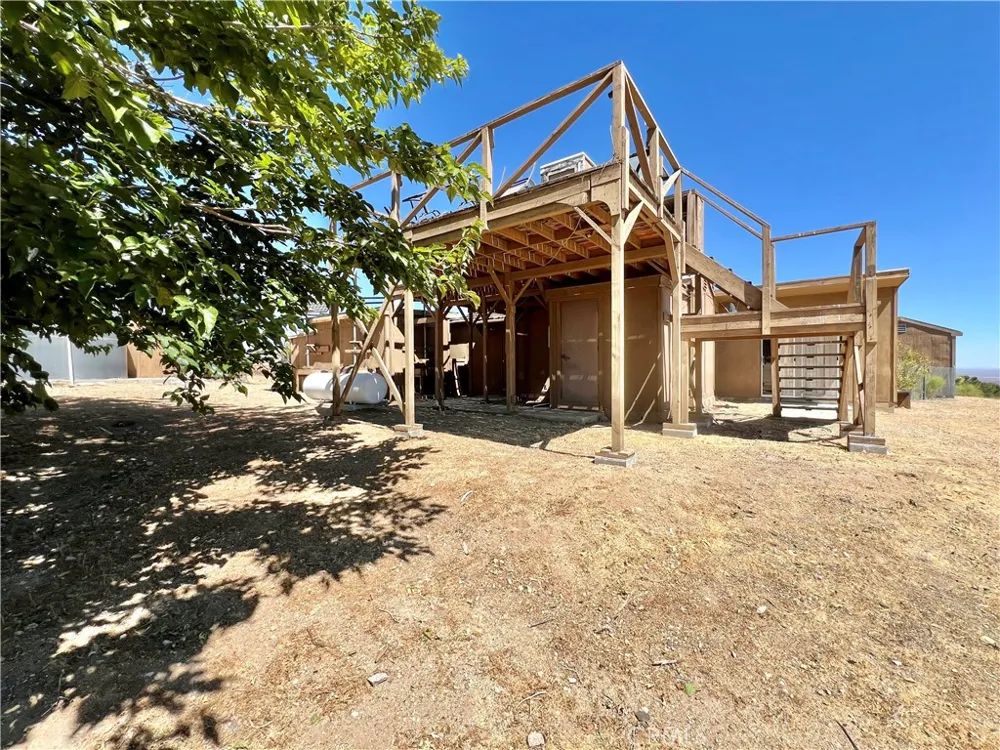 31210 Libra Llano, CA 93544