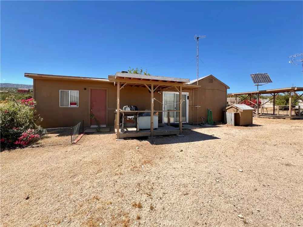 31210 Libra Llano, CA 93544