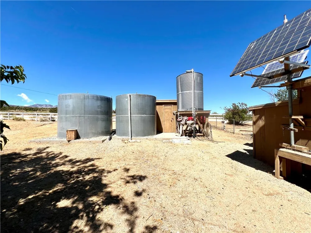 31210 Libra Llano, CA 93544