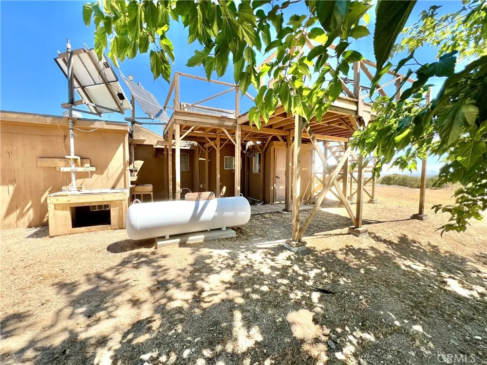 31210 Libra Llano, CA 93544