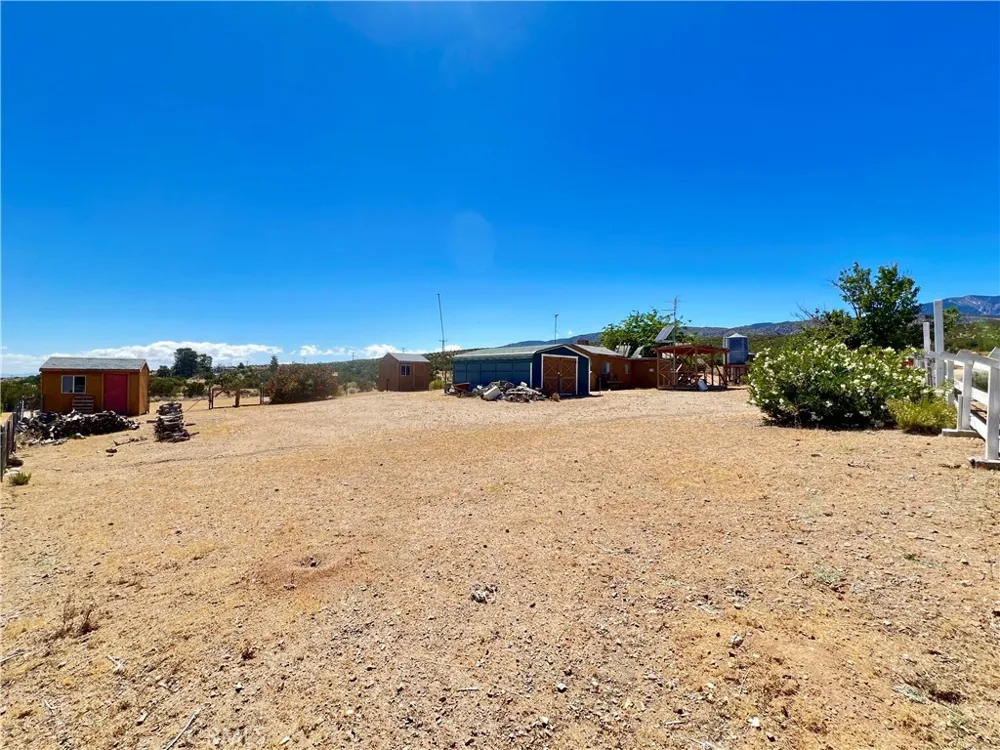 31210 Libra Llano, CA 93544