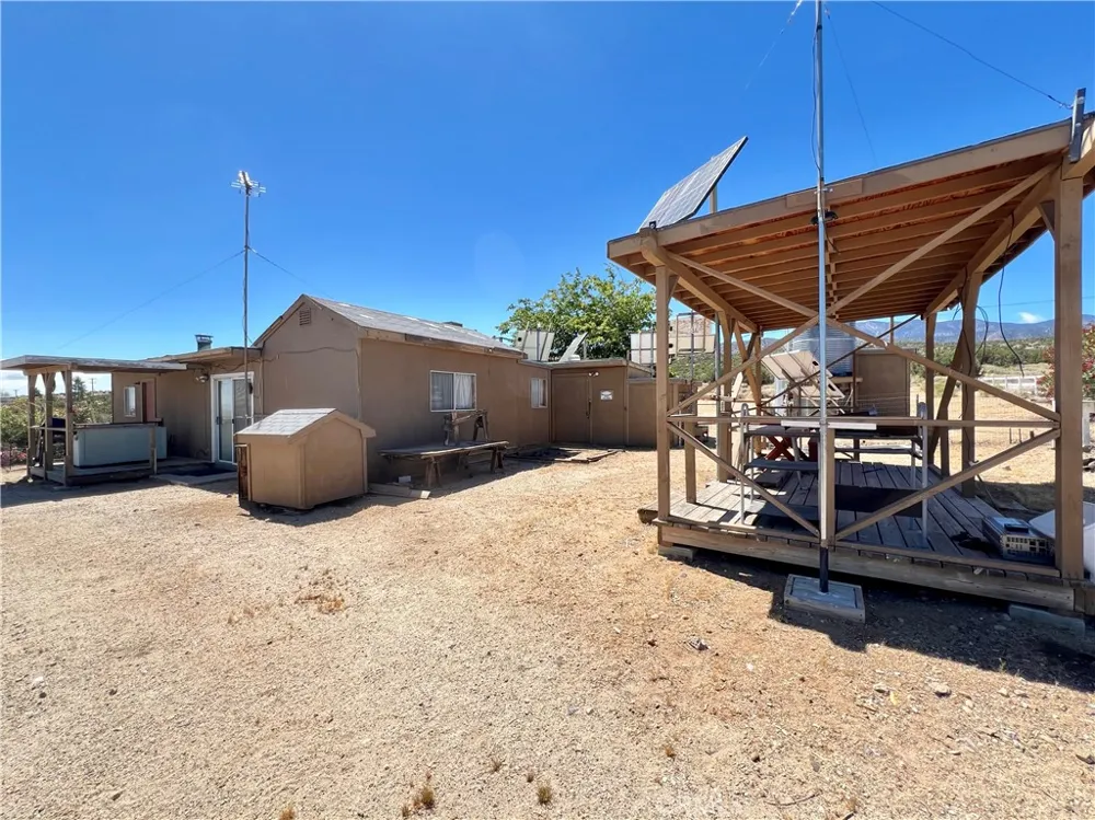 31210 Libra Llano, CA 93544