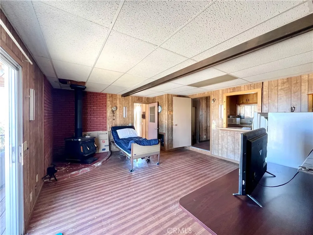 31210 Libra Llano, CA 93544