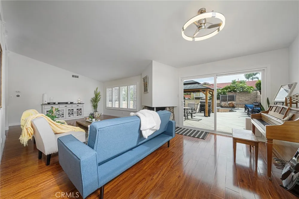 1305 Wickford Brea, CA 92821