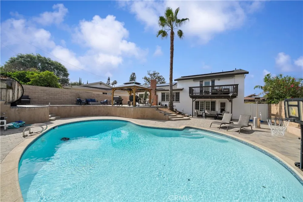 1305 Wickford Brea, CA 92821