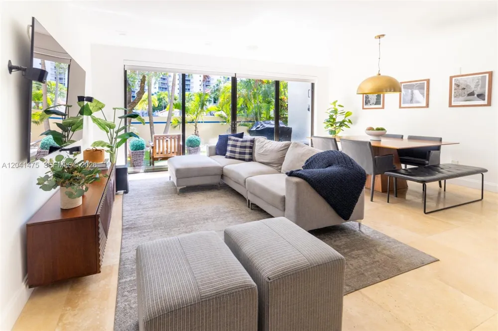 21387 Marina Cove Cir #12-F Aventura, FL 33180