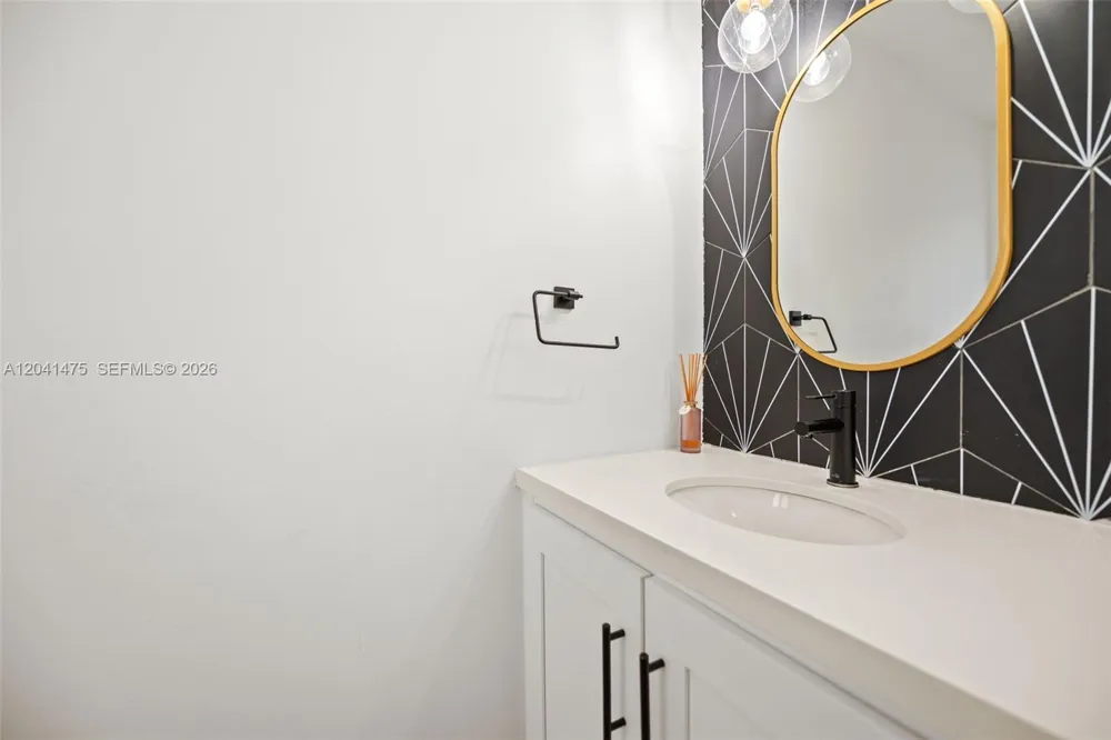 21387 Marina Cove Cir #12-F Aventura, FL 33180