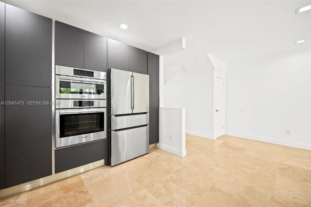 21387 Marina Cove Cir #12-F Aventura, FL 33180
