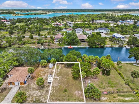 3240 SEA GRAPE DRIVE