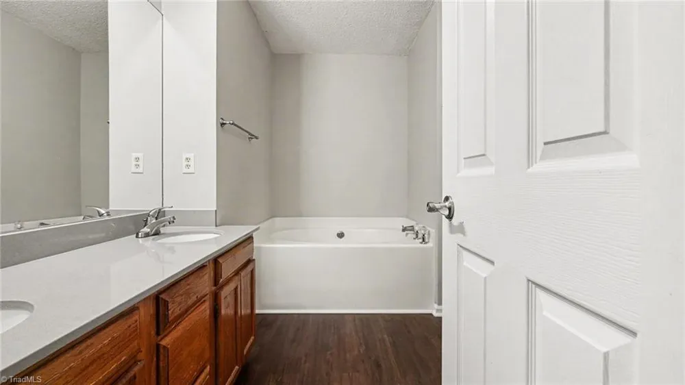 5204 Buckley Forest Trail Walkertown, NC 27051