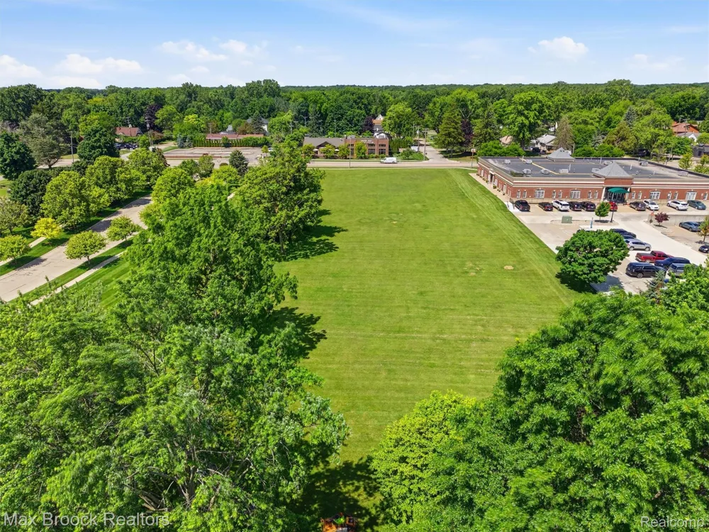 57750 Van Dyke Road Washington Township, MI 48094