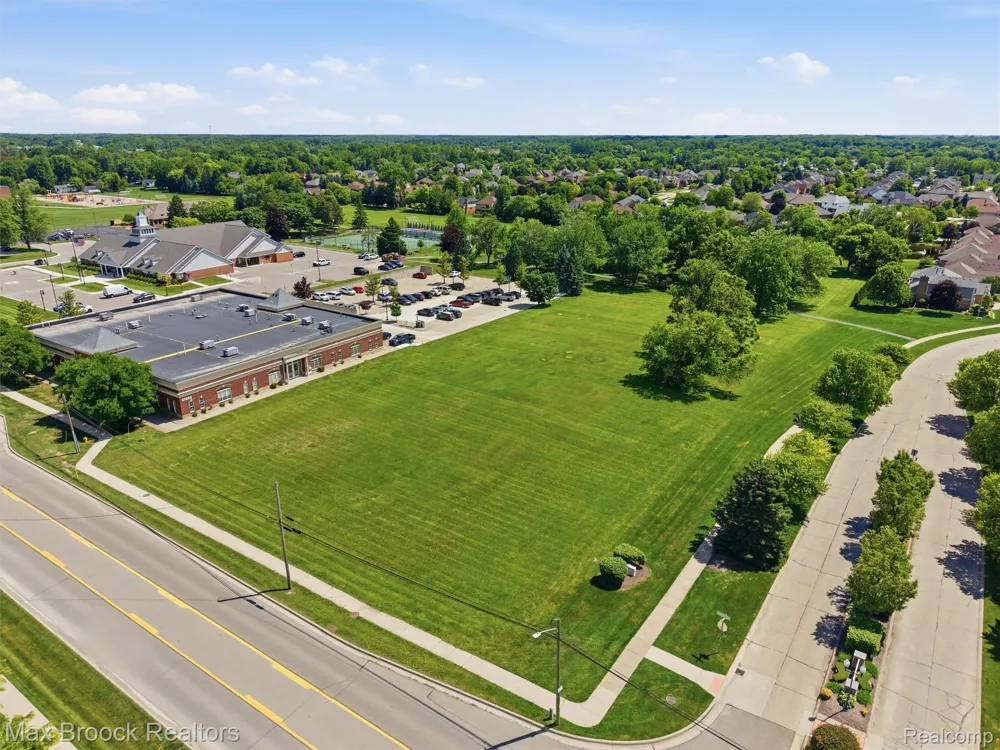 57750 Van Dyke Road Washington Township, MI 48094
