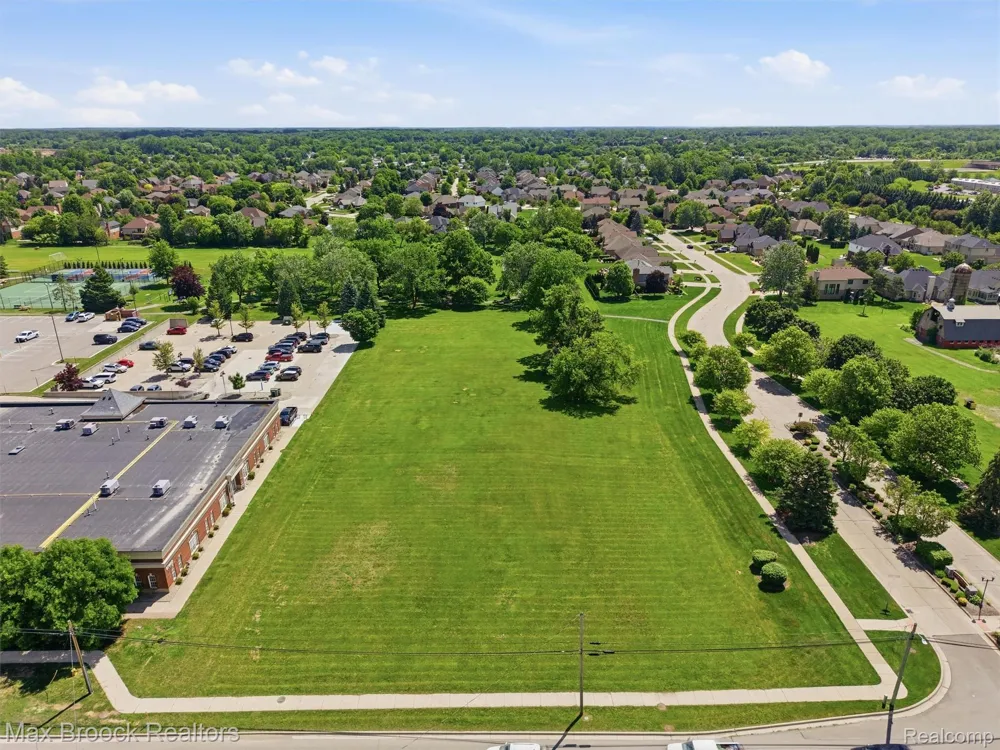 57750 Van Dyke Road Washington Township, MI 48094
