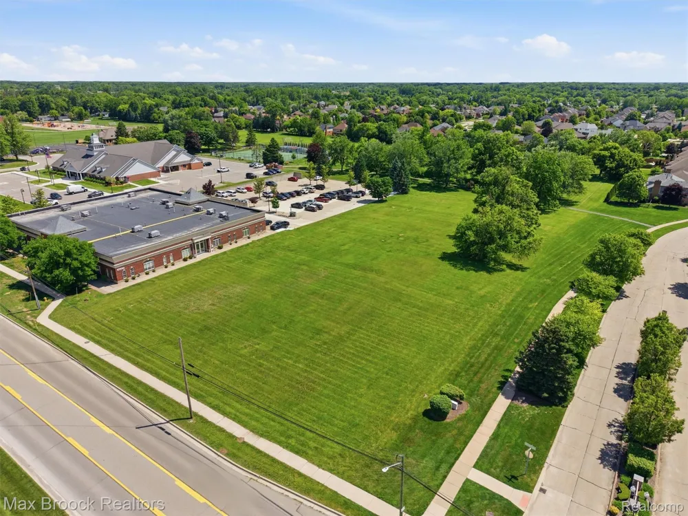 57750 Van Dyke Road Washington Township, MI 48094