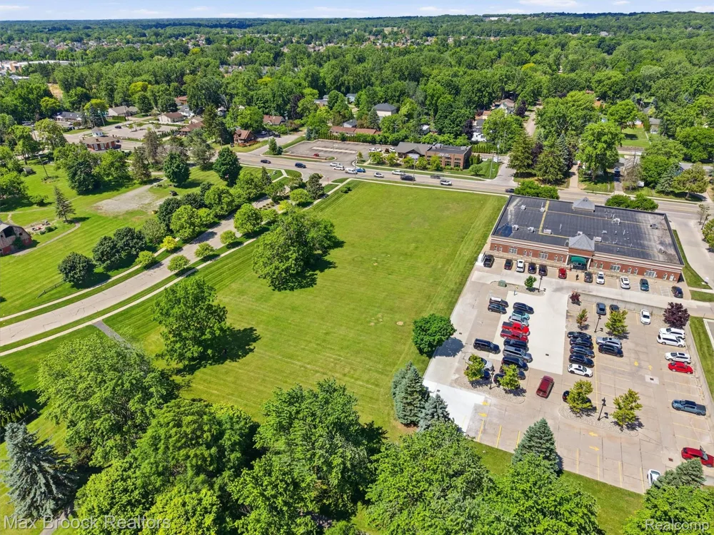 57750 Van Dyke Road Washington Township, MI 48094